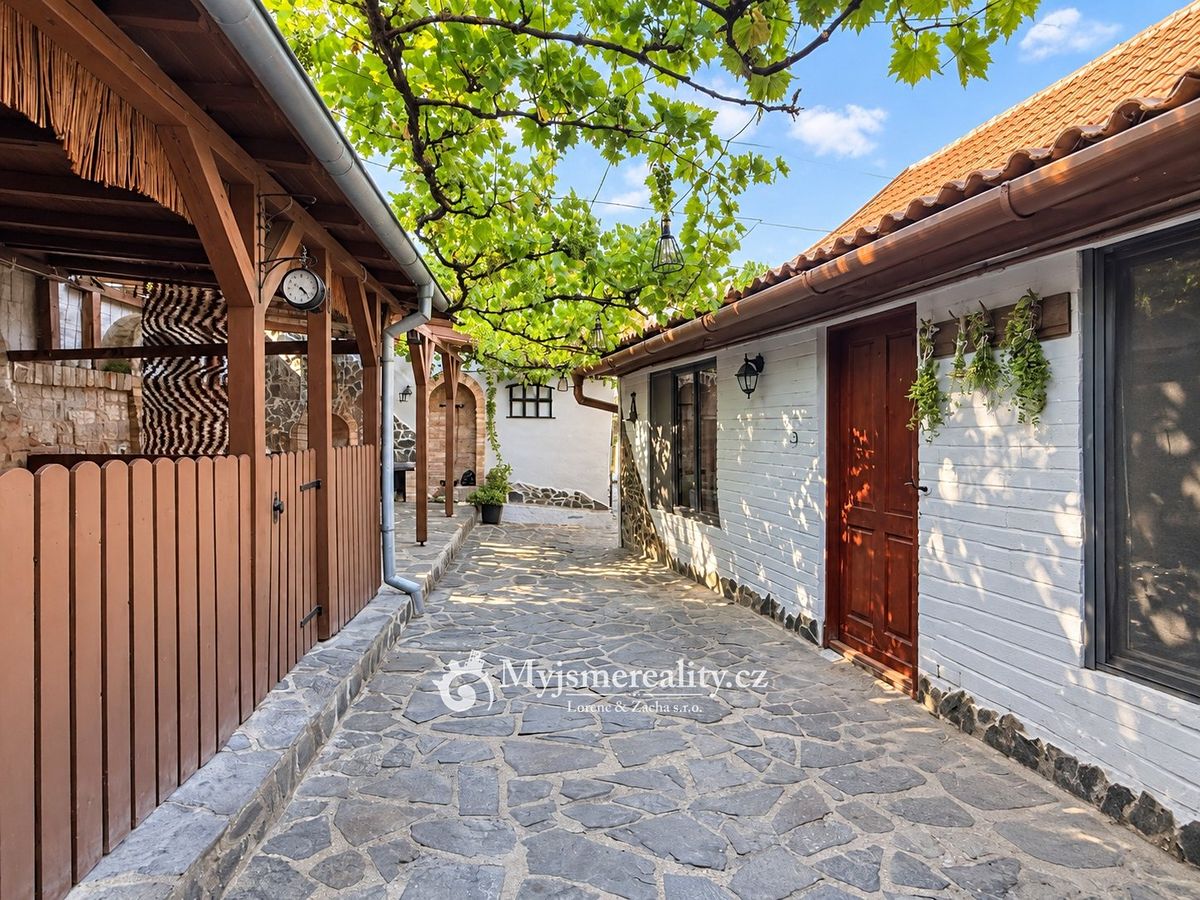 Prodej rodinného domu 150 m², pozemek 975 m² – fotografie 3