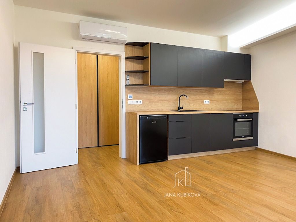 Pronájem bytu 1+kk 30 m²