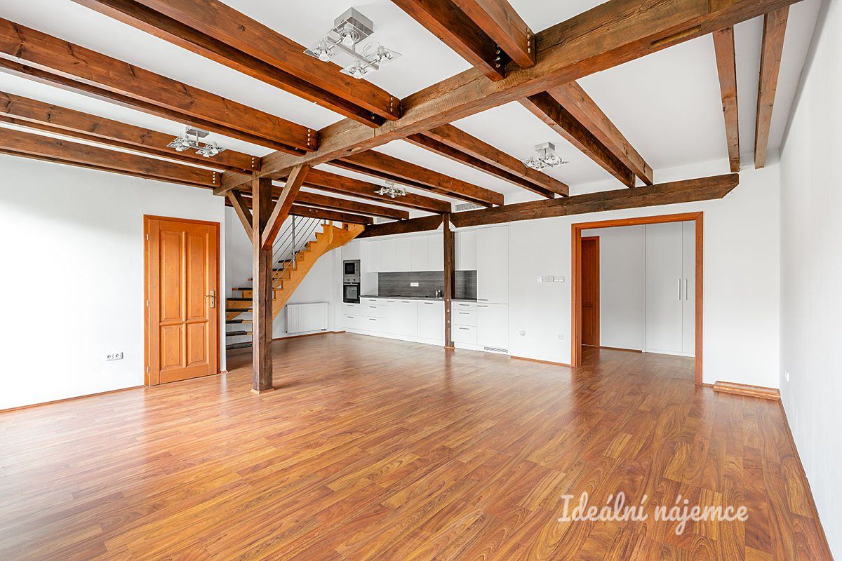 Pronájem bytu 4+kk 127 m² – fotografie 5
