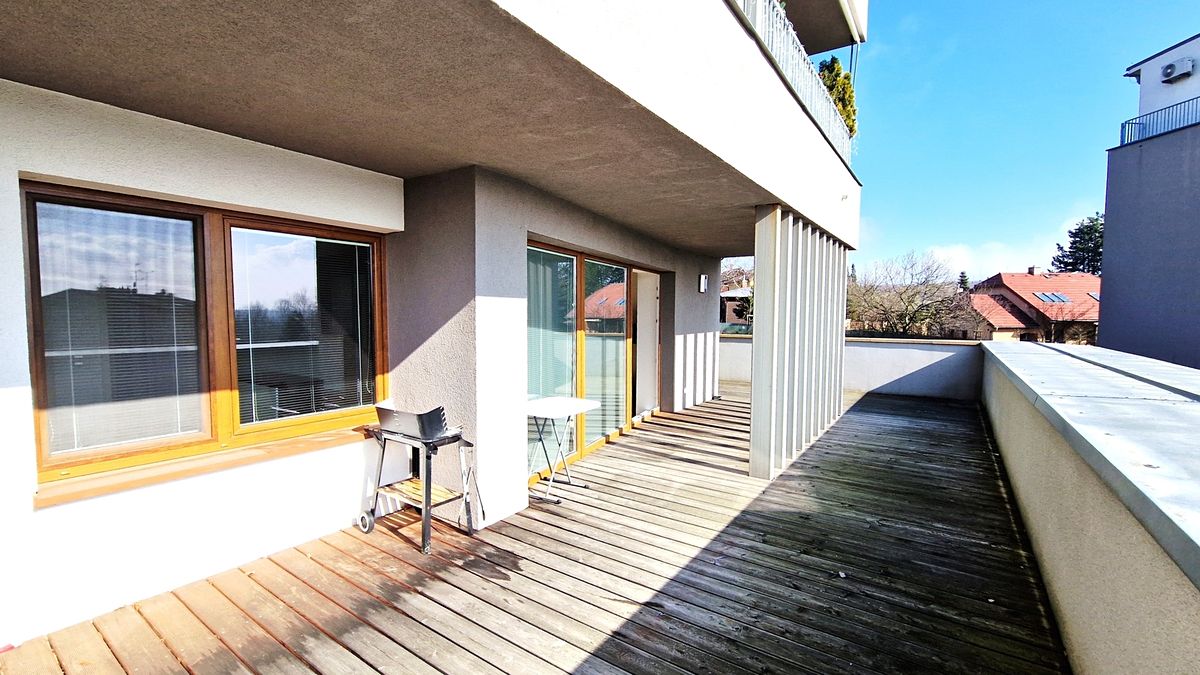 Pronájem bytu 2+kk 65 m²