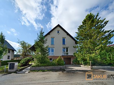 Prodej rodinného domu 219 m², pozemek 796 m²