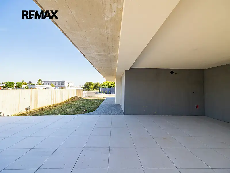 Prodej rodinného domu 206 m², pozemek 1232 m², Jesenice – náhled fotky 2