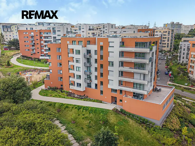 Prodej bytu 2+kk 46 m², Praha – náhled fotky 1