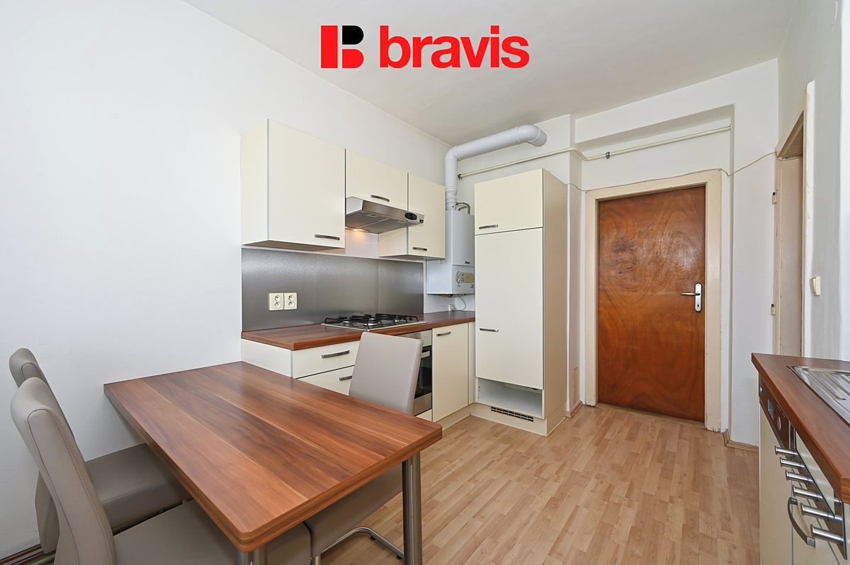 Prodej rodinného domu 284 m², pozemek 241 m² – fotografie 4