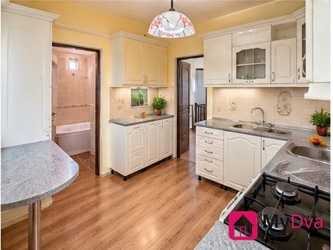 Pronájem rodinného domu 202 m², pozemek 480 m² – fotografie 4