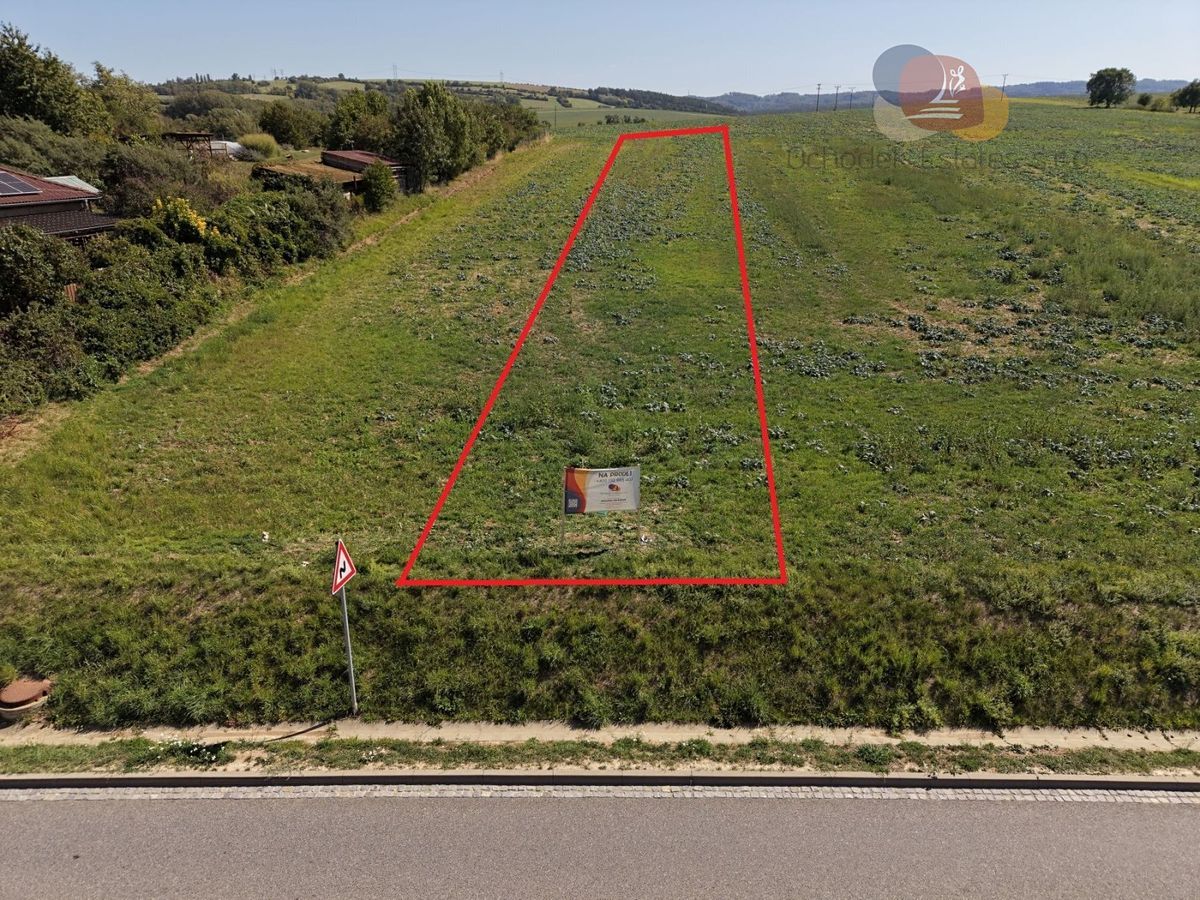 Prodej stavebního pozemku 1208 m² – fotografie 5