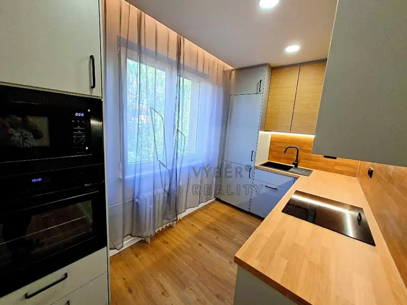 Prodej bytu 2+1 52 m², Praha – náhled fotky 2
