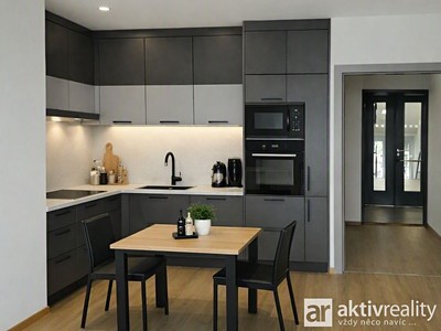 Prodej bytu 1+kk, 29 m² (3 z 30)