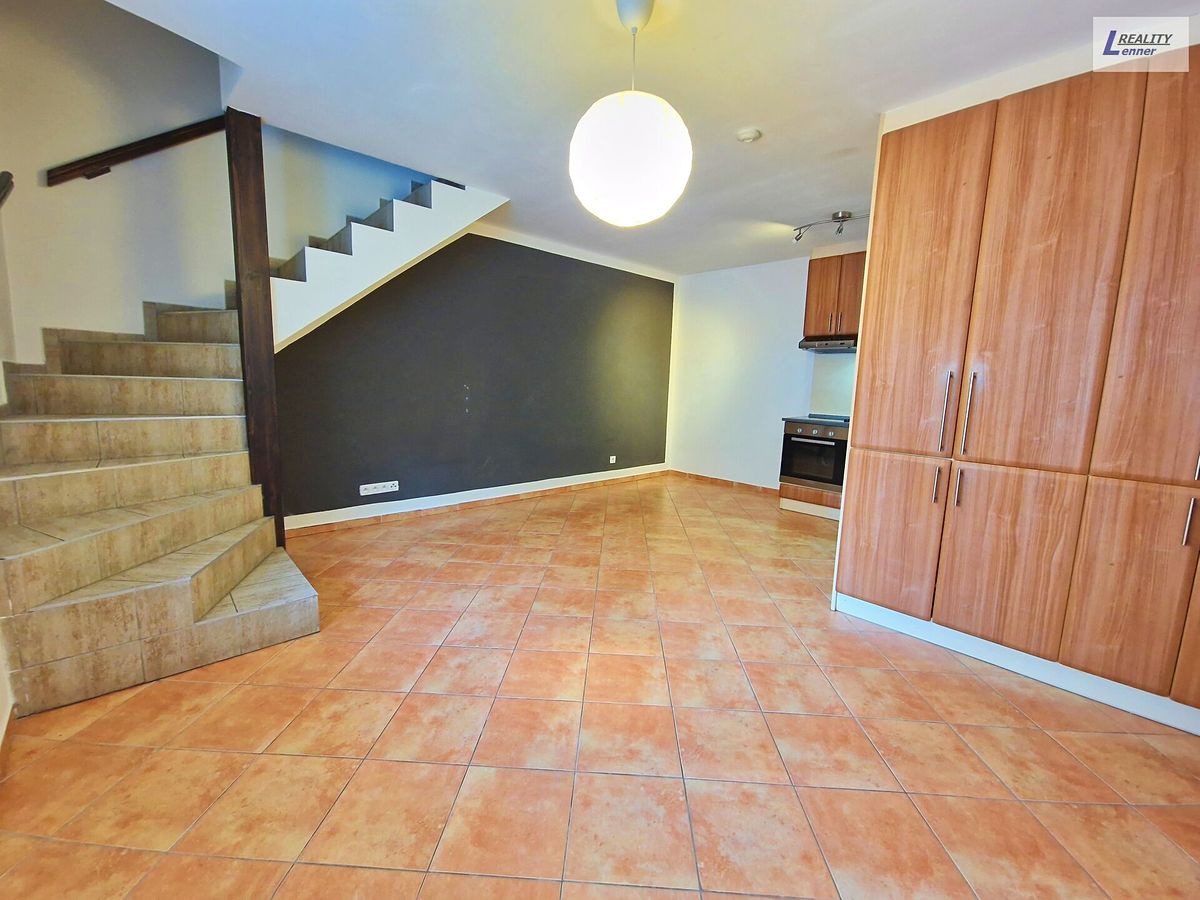 Pronájem bytu 3+kk 72 m² – fotografie 4