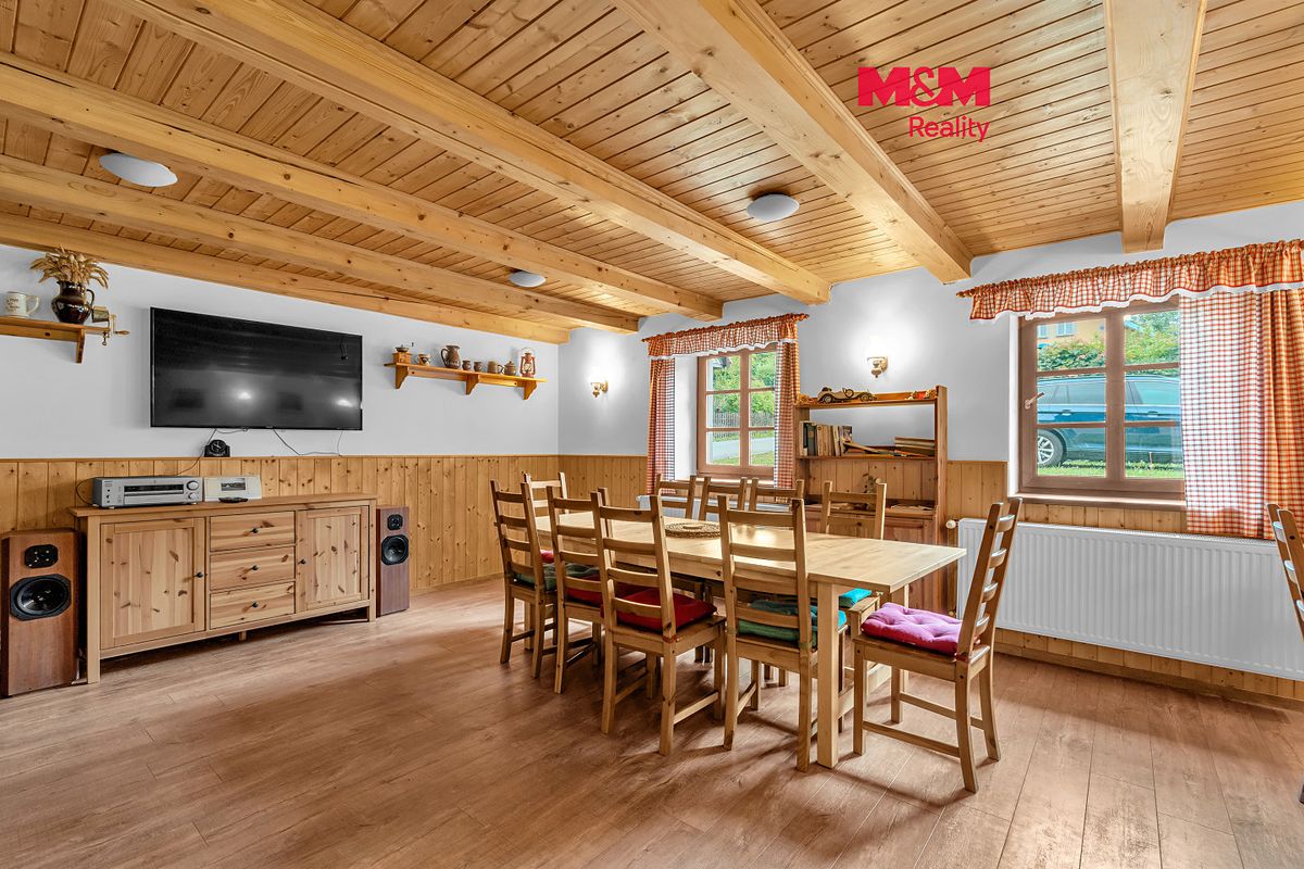 Prodej rodinného domu 181 m², pozemek 1430 m²