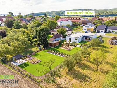 Prodej  rodinného domu 223 m², pozemek 1 395 m²