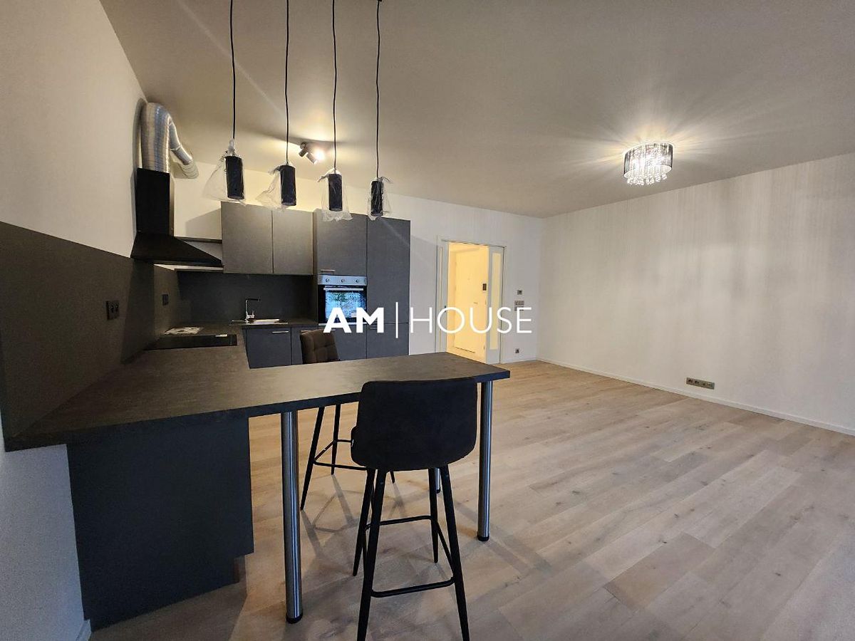 Pronájem bytu 2+kk 69 m² – fotografie 2