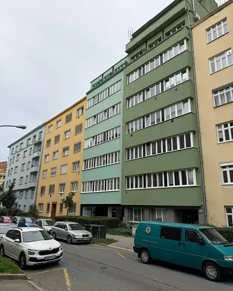 Pronájem bytu 1+kk 30 m², Brno – náhled fotky 1