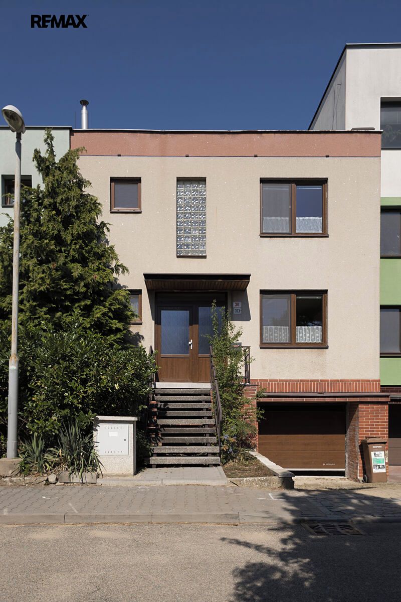 Prodej rodinného domu 180 m², pozemek 272 m²