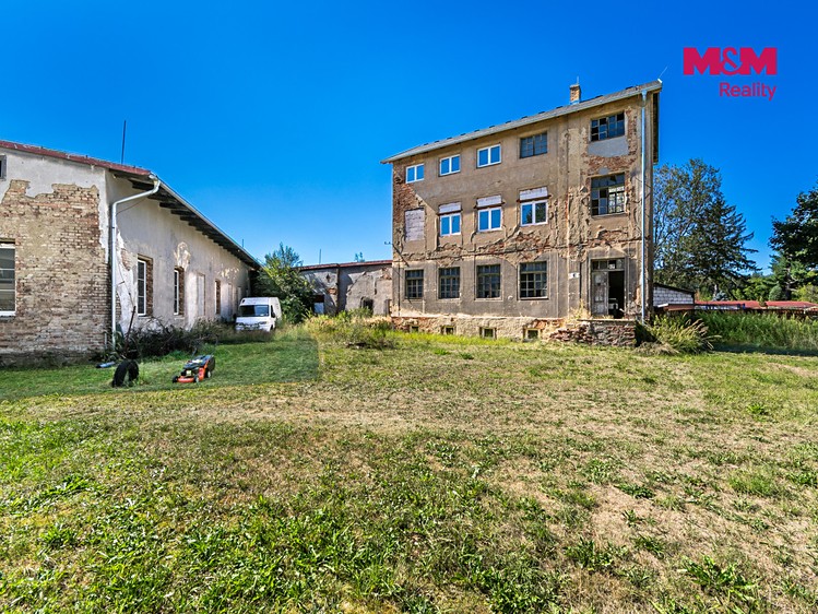 Prodej komerčního prostoru, 1 300 m² (4 z 28)