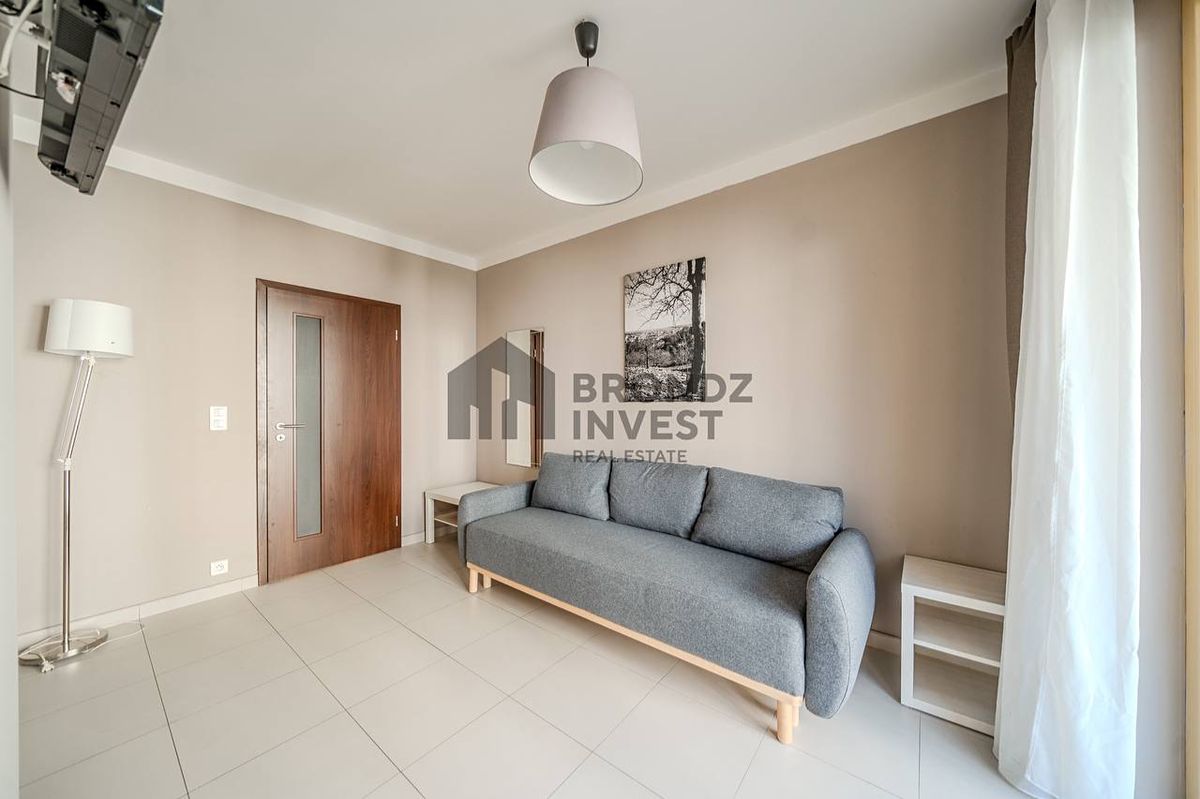 Pronájem bytu 1+kk 28 m² – fotografie 2