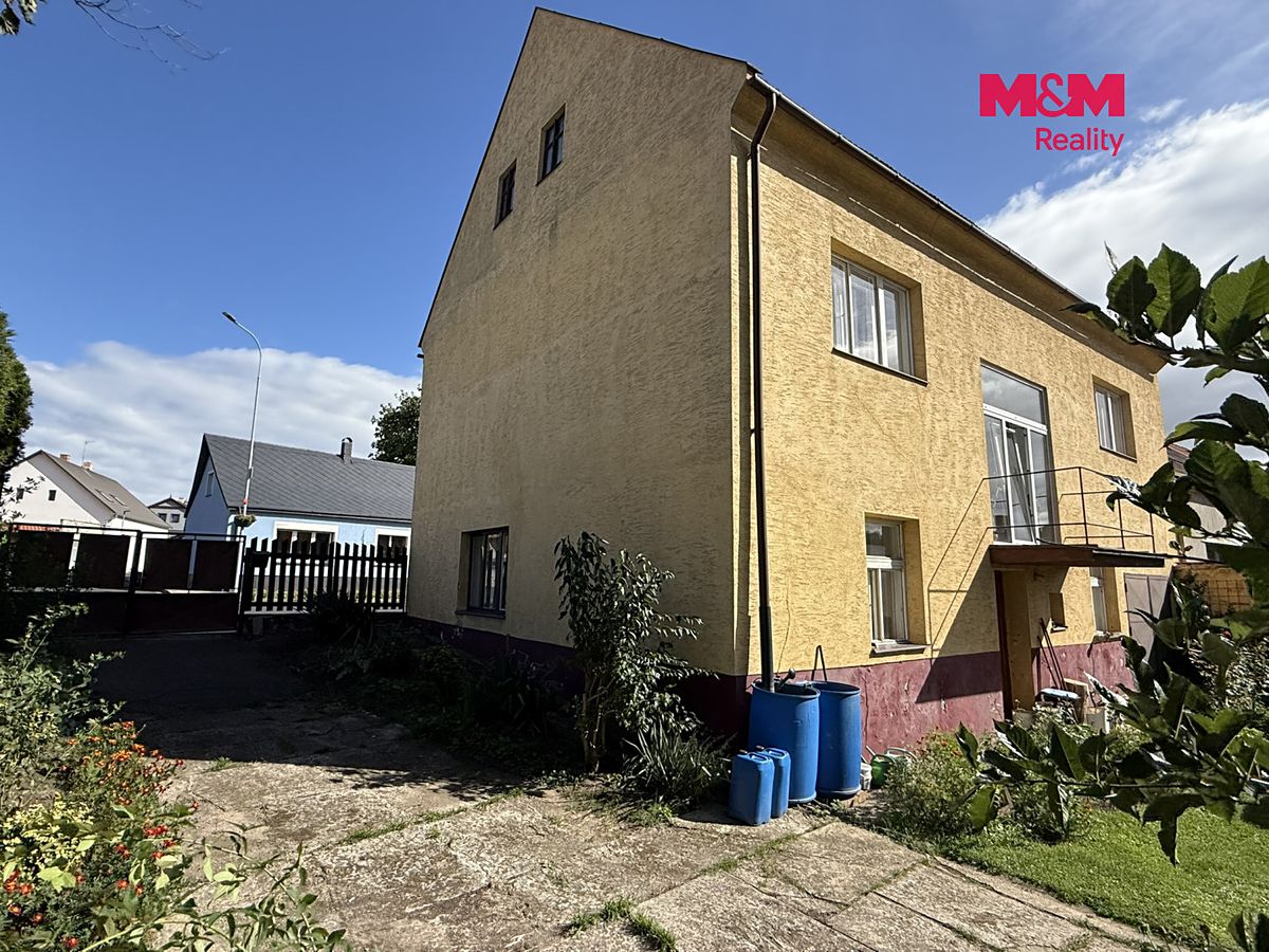 Prodej rodinného domu 250 m², pozemek 530 m² – fotografie 4