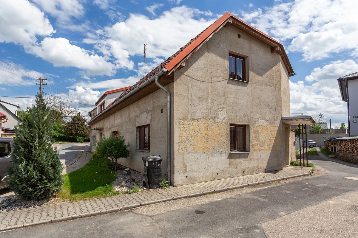 Prodej rodinného domu 292 m², pozemek 596 m²