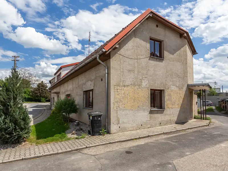 Prodej rodinného domu 292 m², pozemek 596 m², Bělkovice-Lašťany – náhled fotky 1