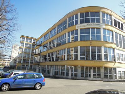 Pronájem skladového prostoru 275 m²