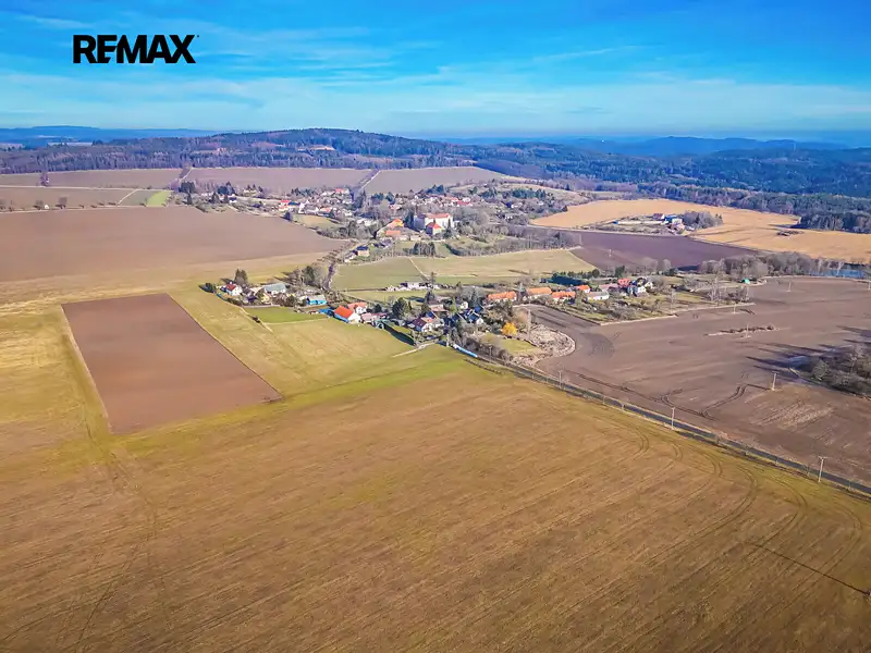 Prodej stavebního pozemku 1000 m², Bukovany – náhled fotky 3