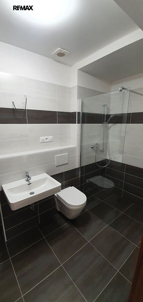Pronájem bytu 2+kk 42 m² – fotografie 3