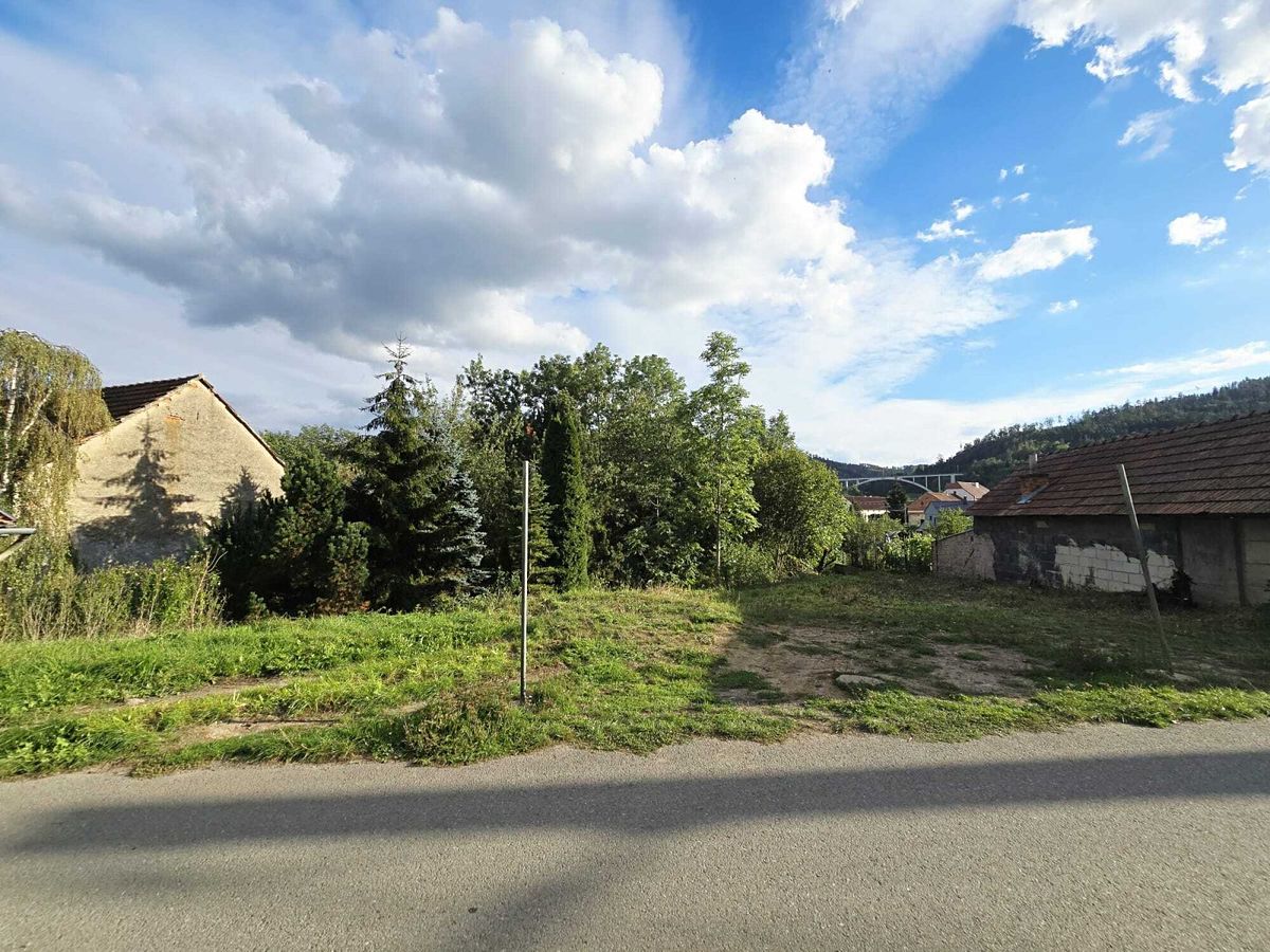 Prodej stavebního pozemku 570 m² – fotografie 2