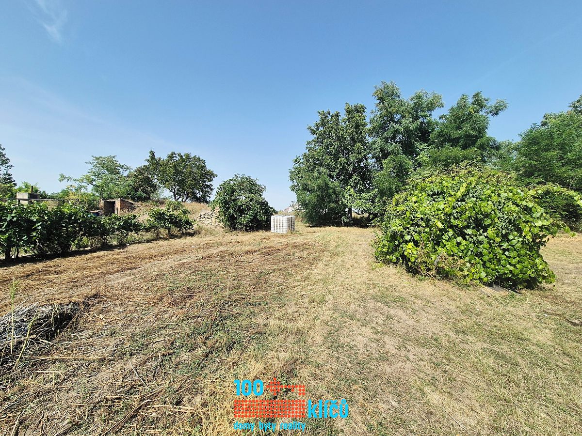 Prodej stavebního pozemku 840 m² – fotografie 3