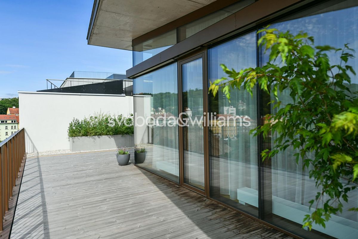 Pronájem bytu 4+kk 118 m² – fotografie 4