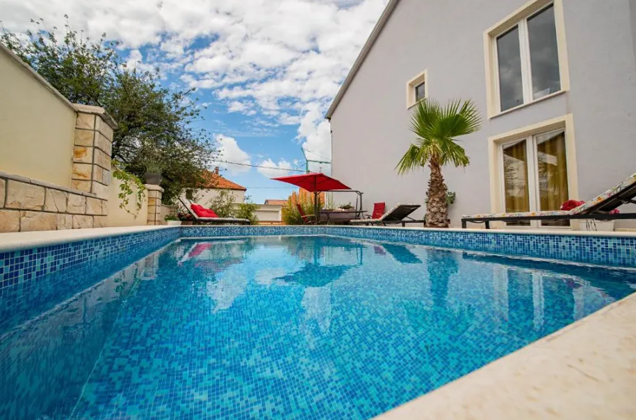 Prodej vícegeneračního domu 190 m², pozemek 367 m²
