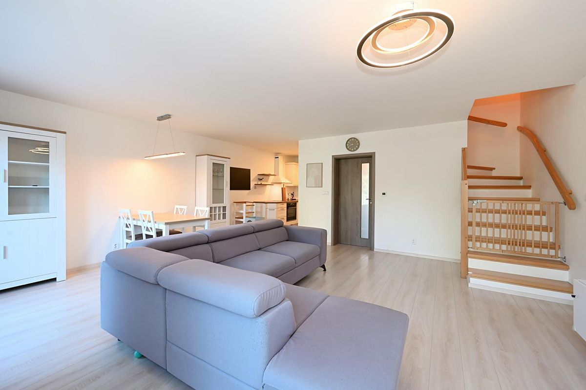 Pronájem rodinného domu 130 m², pozemek 229 m²