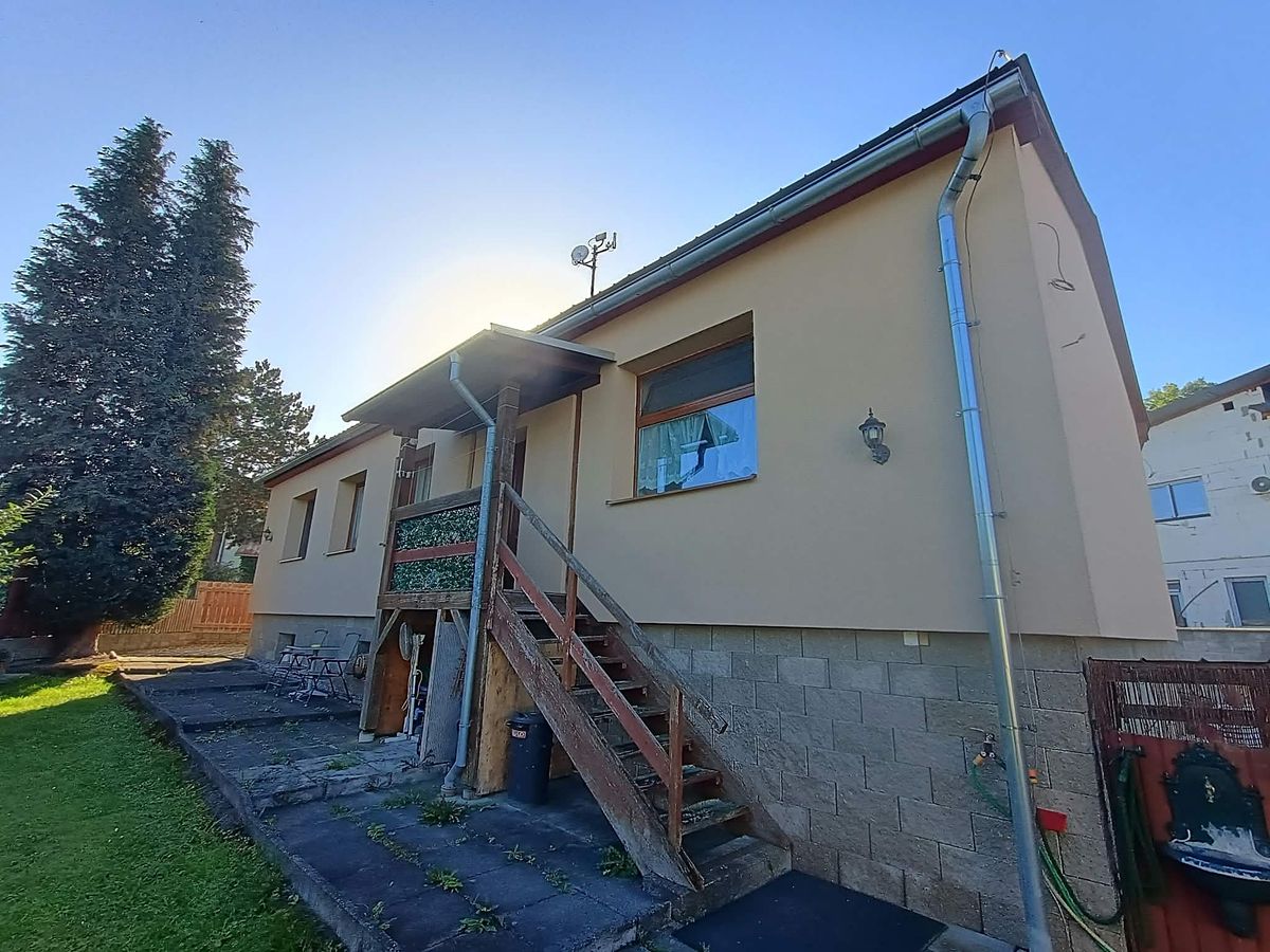 Prodej rodinného domu 268 m², pozemek 1347 m² – fotografie 3