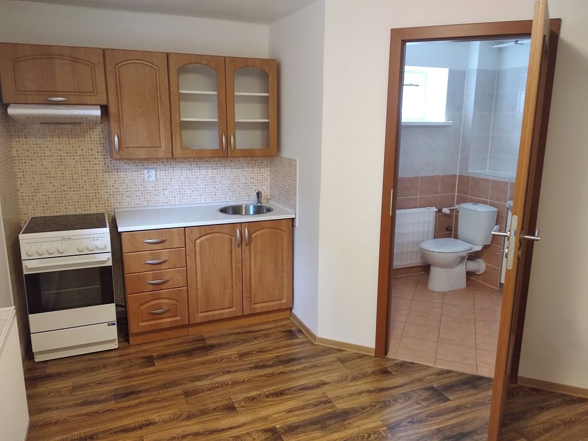 Pronájem bytu 2+kk 28 m² – fotografie 2