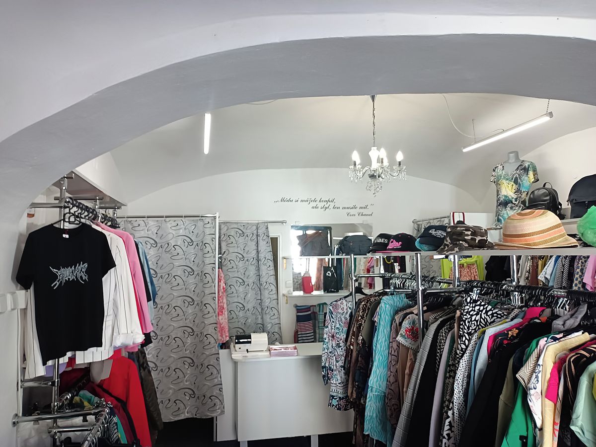 Pronájem obchodního prostoru 31 m² – fotografie 3