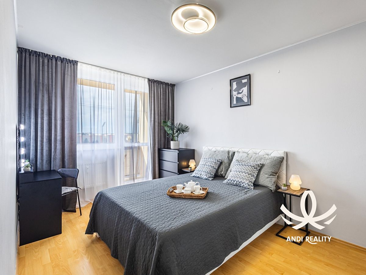 Pronájem bytu 2+kk 41 m² – fotografie 3