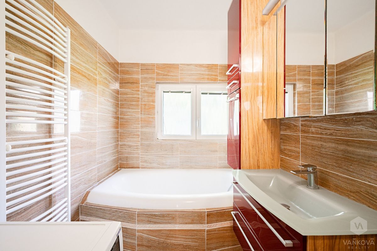 Prodej rodinného domu 150 m², pozemek 639 m² – fotografie 5