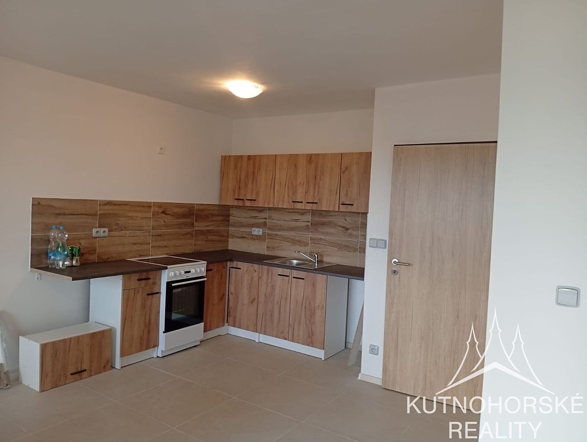 Pronájem bytu 3+1 65 m² – fotografie 3