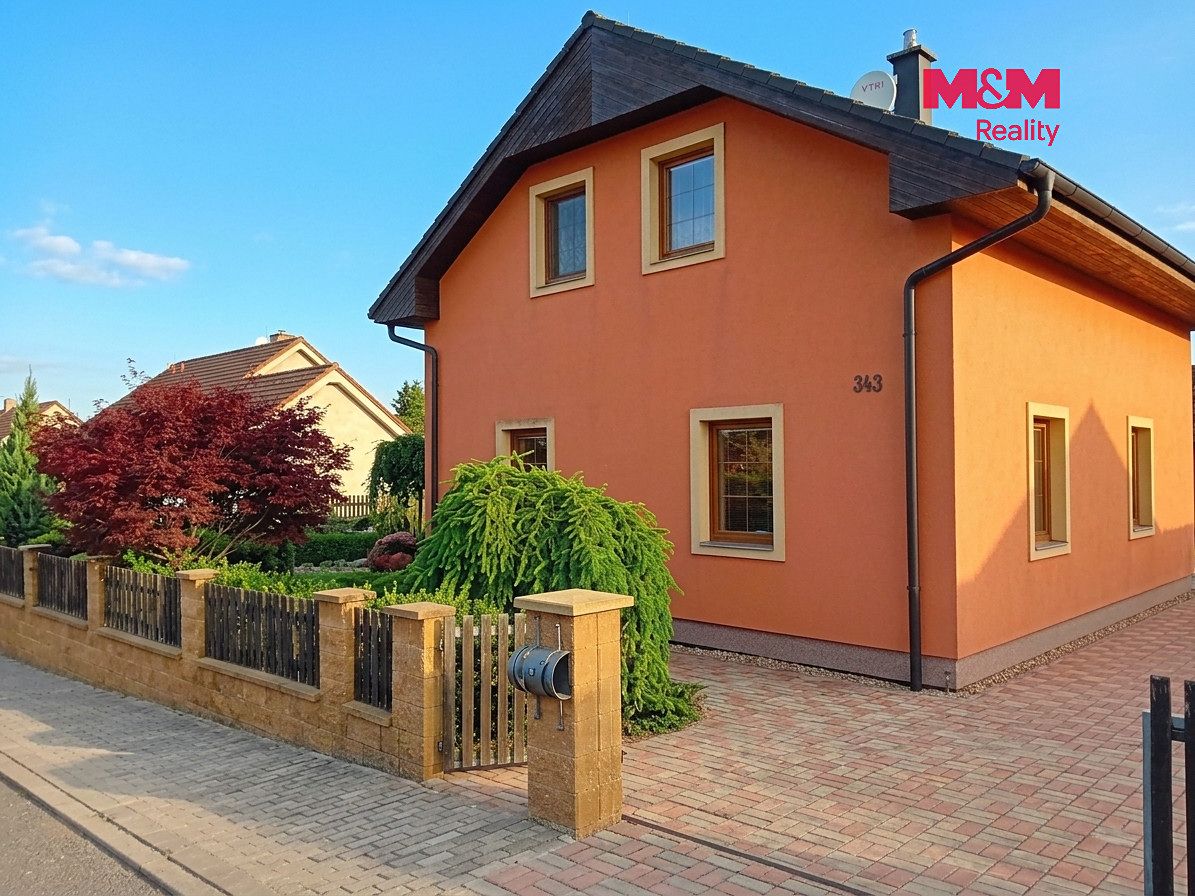 Prodej rodinného domu 165 m², pozemek 2125 m² – fotografie 2