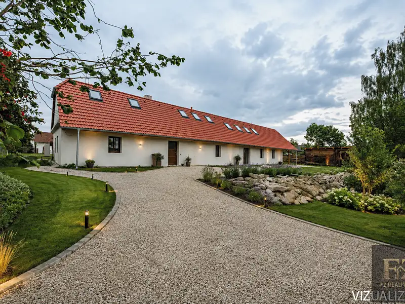 Prodej rodinného domu 220 m², pozemek 1555 m², Řepeč – náhled fotky 3