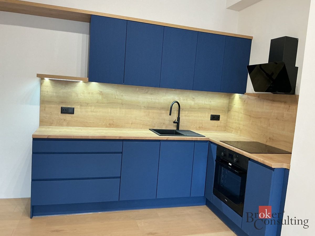 Pronájem bytu 1+kk 57 m²