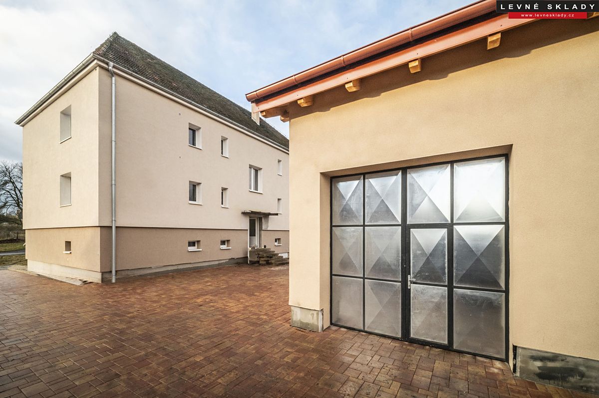 Pronájem bytu 1+1 30 m² – fotografie 3