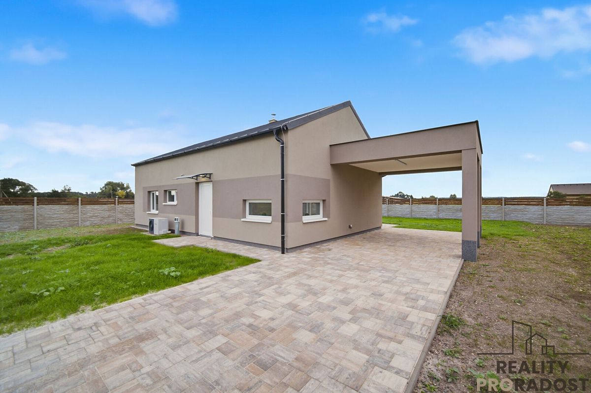 Prodej rodinného domu 123 m², pozemek 591 m² – fotografie 2