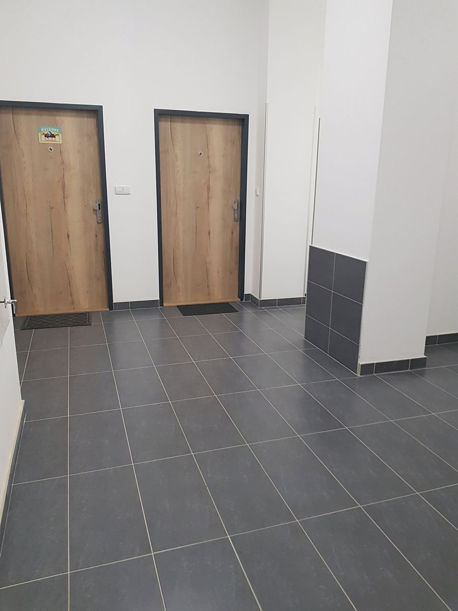 Pronájem bytu 2+kk 61 m² – fotografie 2
