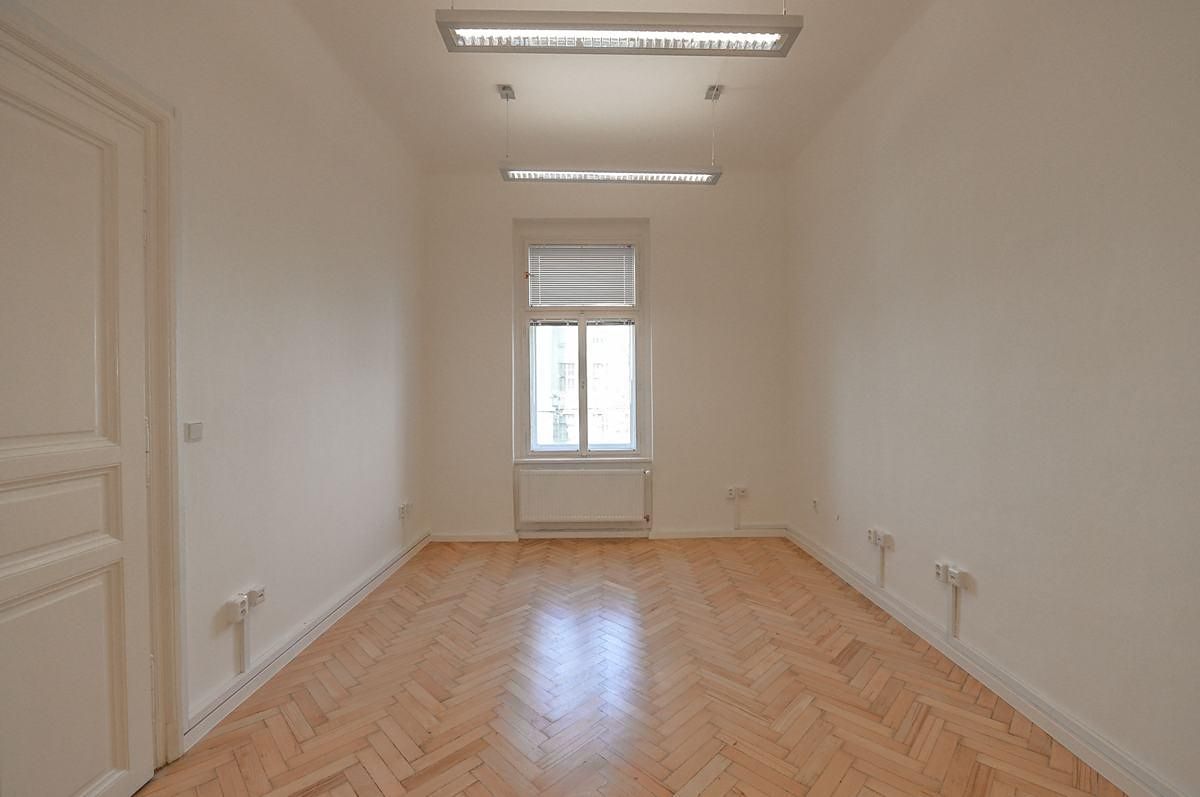 Pronájem kanceláře 104 m² – fotografie 2