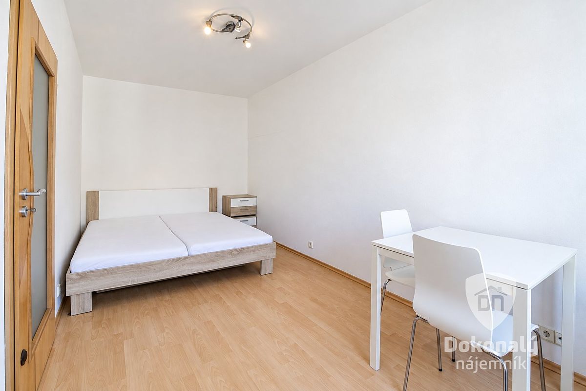 Pronájem bytu 2+kk 53 m² – fotografie 2