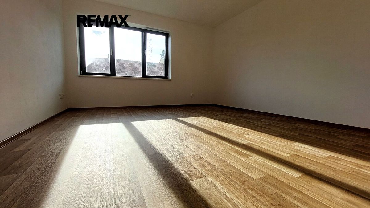 Pronájem bytu 5+kk 148 m² – fotografie 5