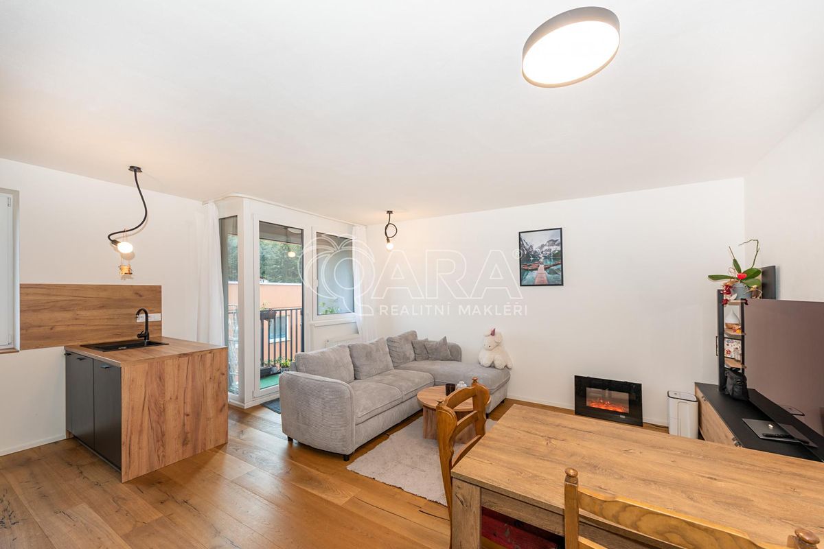 Pronájem bytu 2+kk 61 m² – fotografie 3