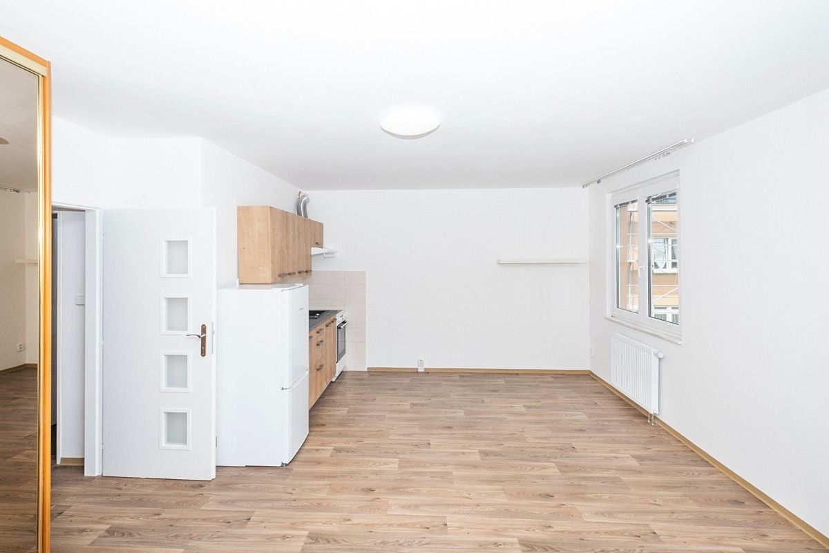 Pronájem bytu 1+kk 31 m² – fotografie 2