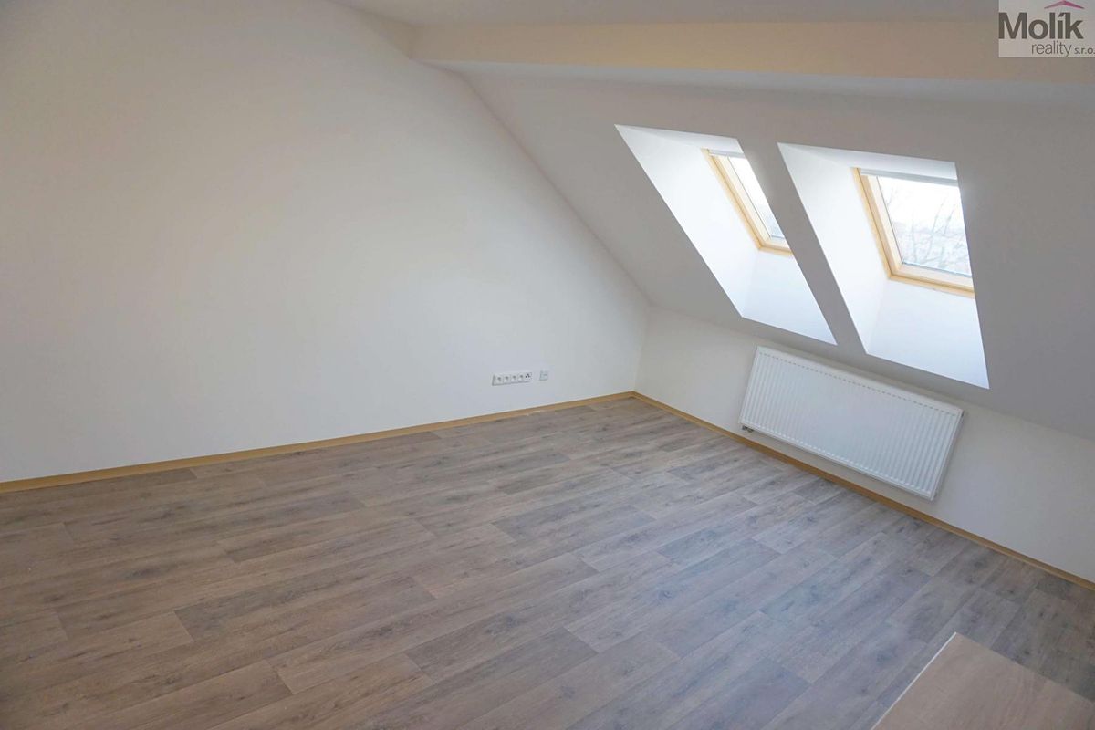 Pronájem bytu 4+kk 70 m² – fotografie 5