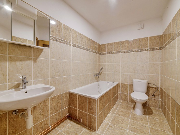 Комерційне приміщення на продаж, 899 м² (41 з 100)